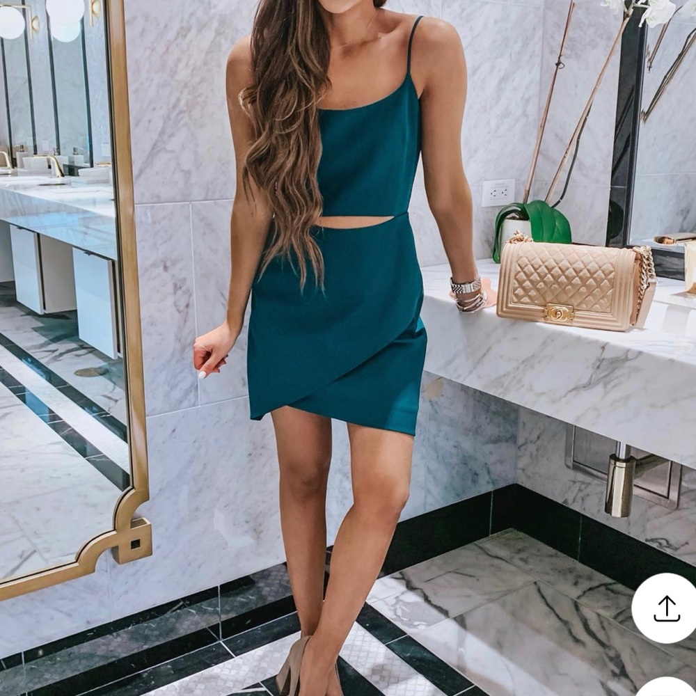 WAYF mini dress with cut out - size medium